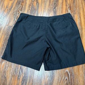 Nike DriFit Women's Size 16 Black Bermuda Shorts Golf Casual Wear Stained